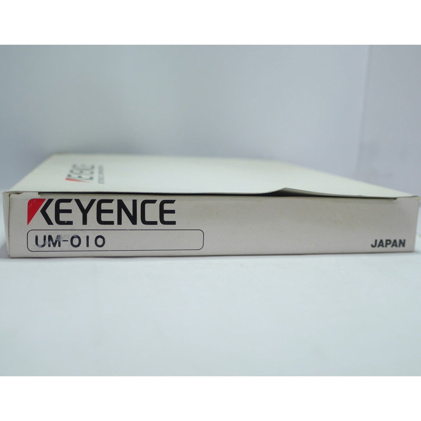 Keyence Mounted Level Switch UM-010 - KEYENCE