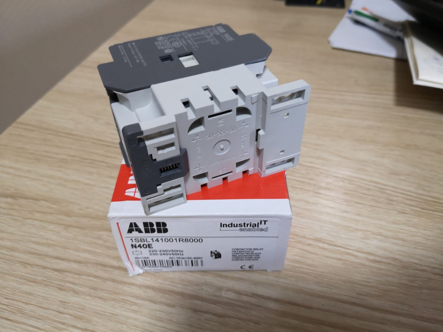 1PCS ABB N40E Auxiliary Relay In Box 220-230V50Hz 230-240V60Hz