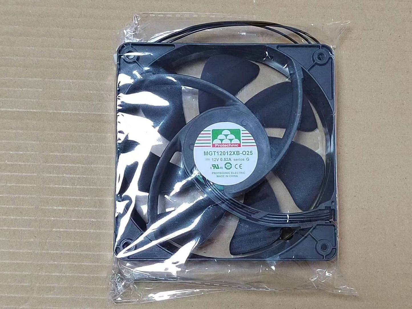 Protechnic MGT12012XB-O25 12V 0.52A 12CM 3-wire cooling fan - PROTECHNIC