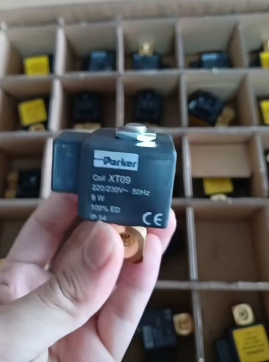1PCS Parker VE131IV 220-230V Solenoid Valve Coil XT09