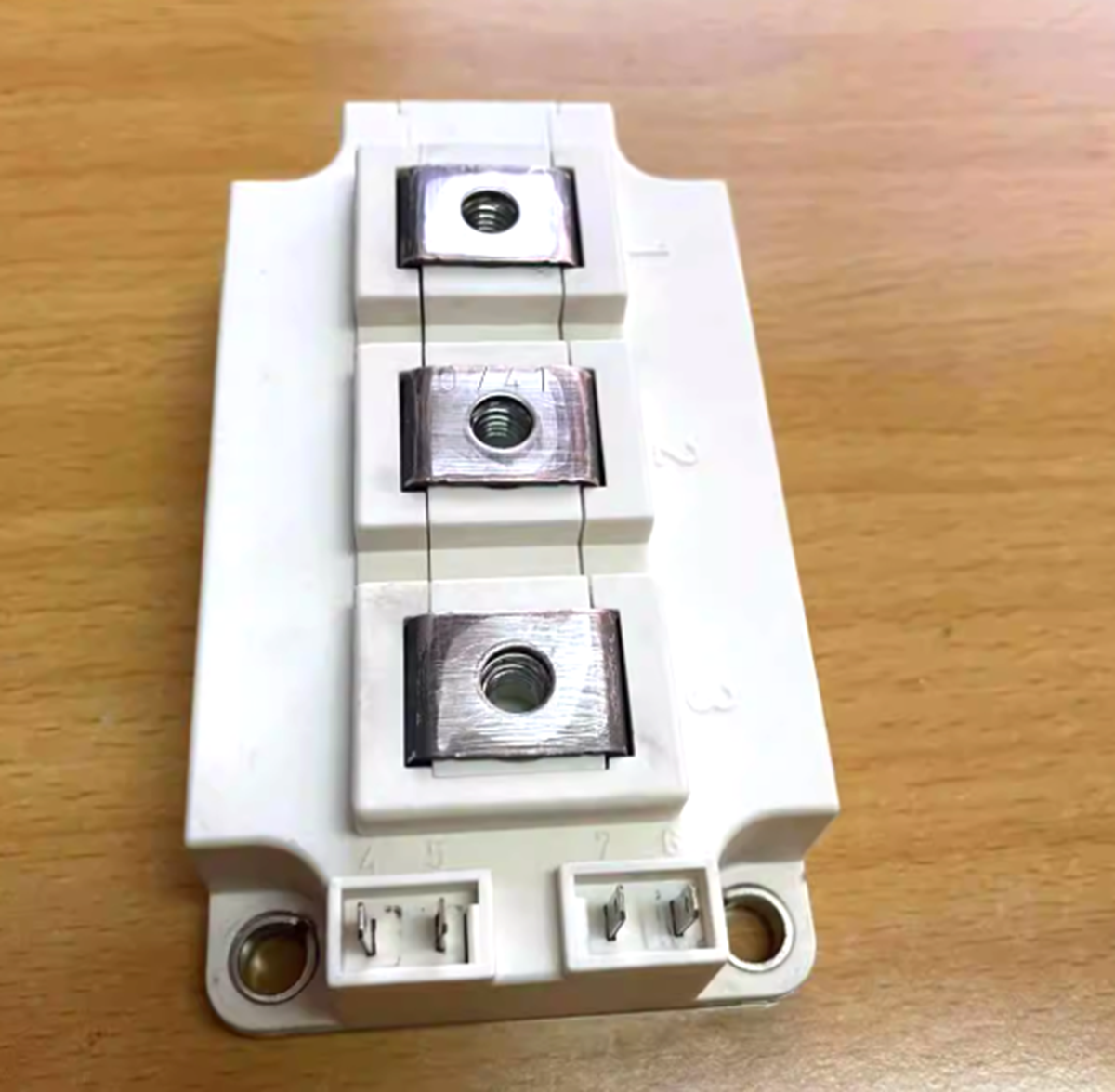 SEMIKRON SKM300GB128D IGBT Power Supply Module with High Efficiency and 128 Ampere Maximum Current - SEMIKRON