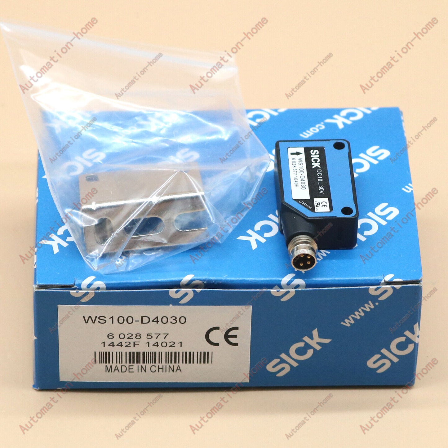 new WS100-D4030 SICK Photoelectric Sensors In Box - SICK
