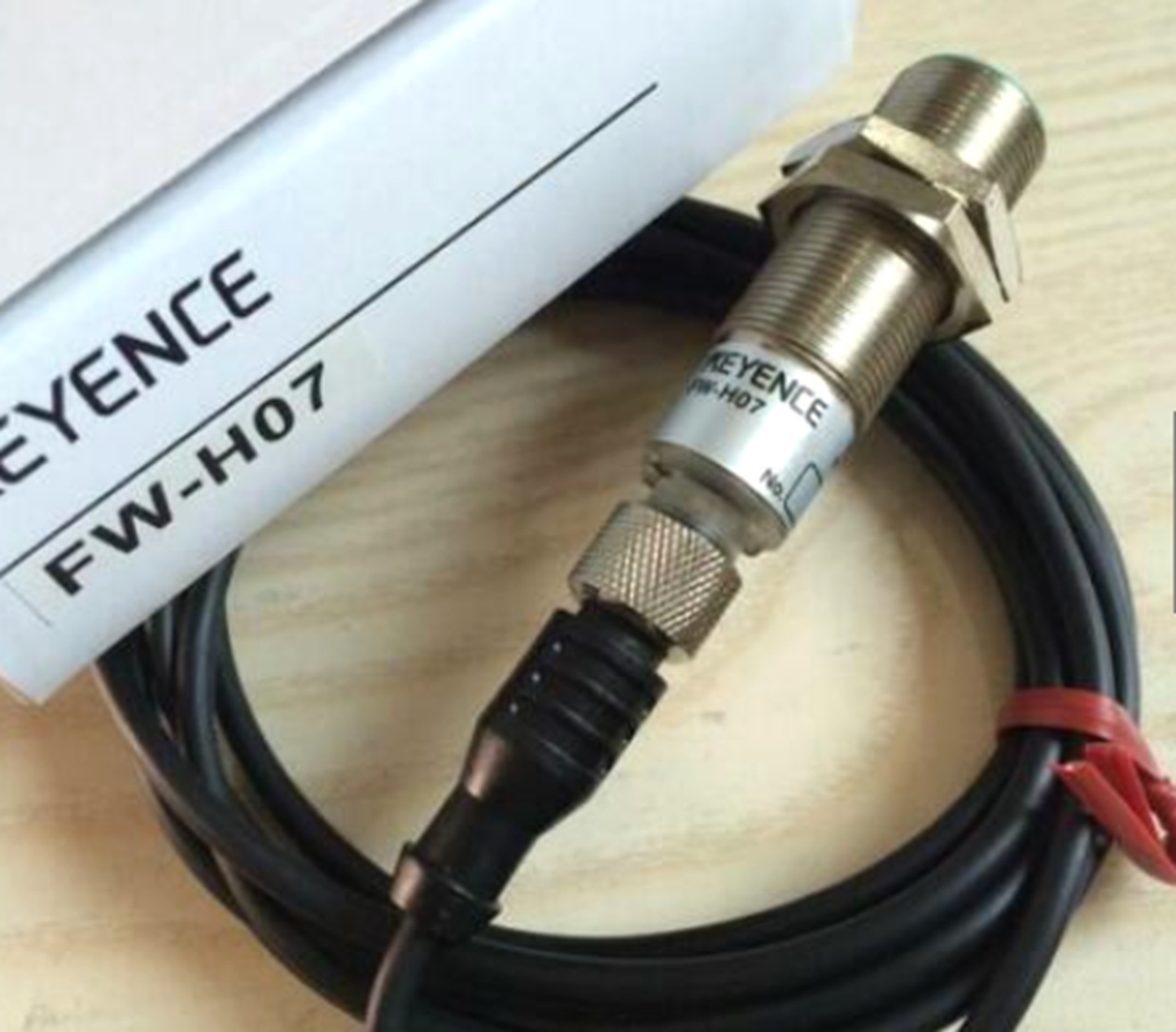 KEYENCE FW-H07 Ultrasonic Distance Measuring Sensor - KEYENCE
