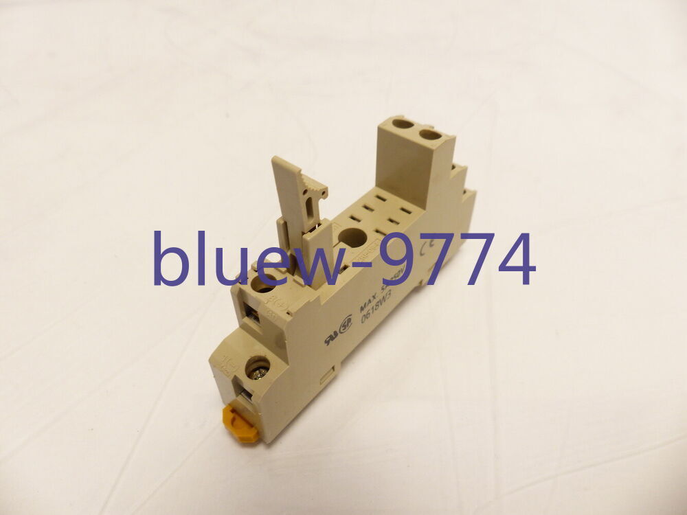 Omron P2RF-08-E 0618W3 Relay Socket 5A 250V - OMRON