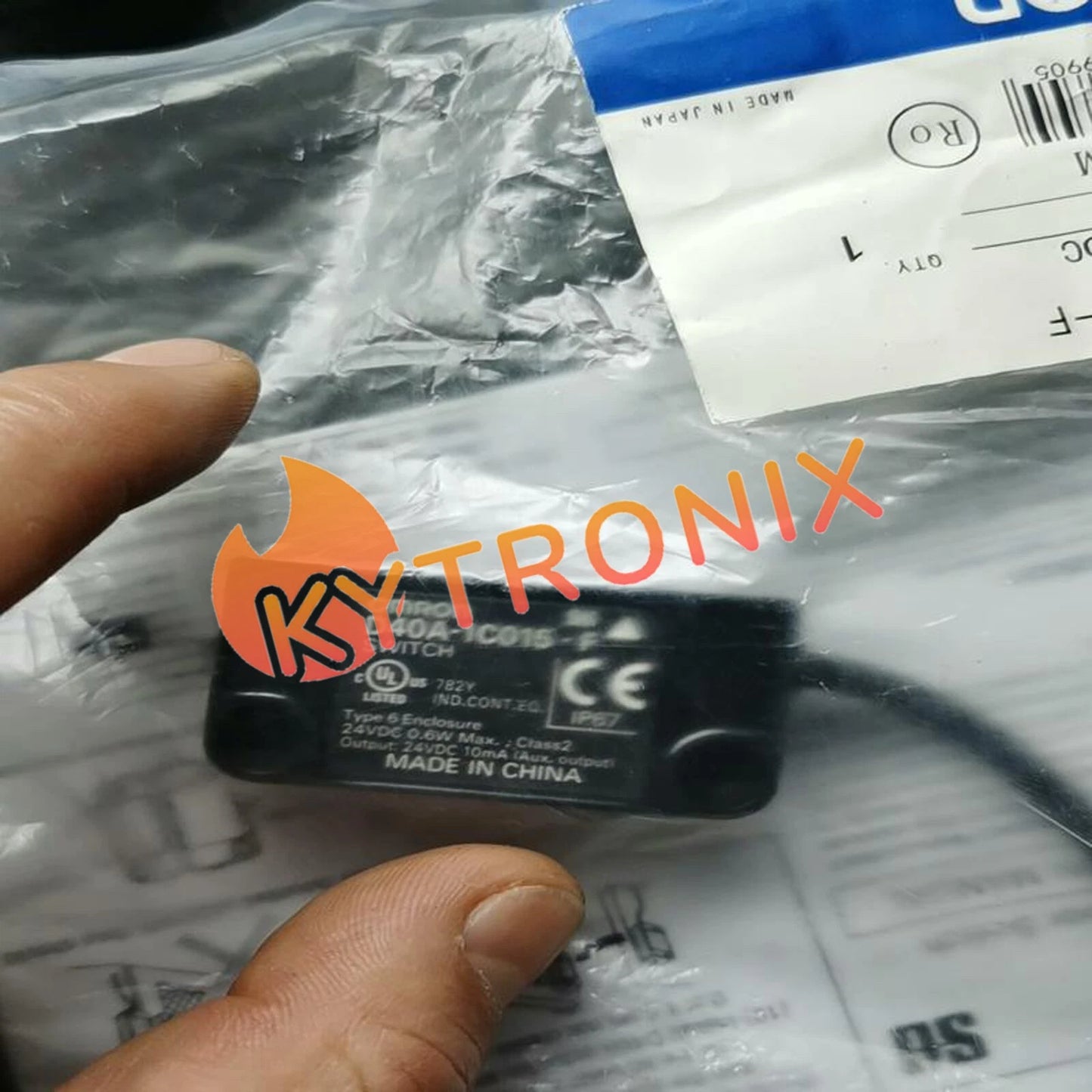 1PCS D40A-1C015-F For Omron Door Sensor FAST SHIP
