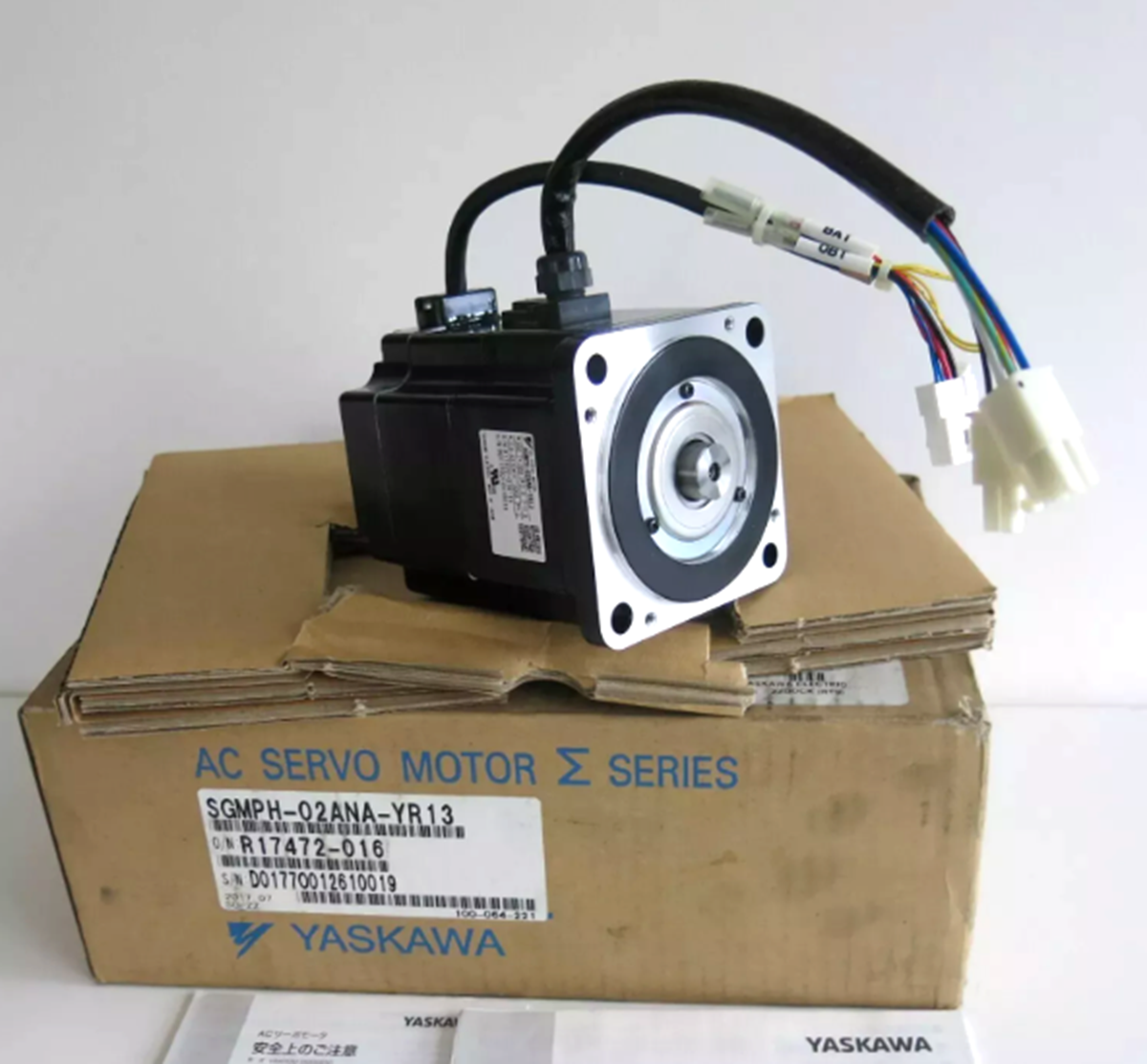 new YASKAWA SGMPH-02ANA-YR13 AC Servo Motor - YASKAWA