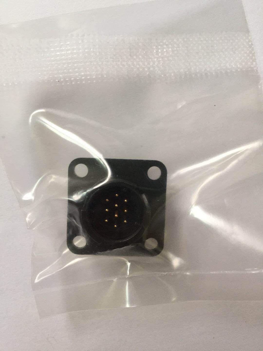 1PCS FOR CM10-R10P-D(D7) Plug socket terminal circular connector