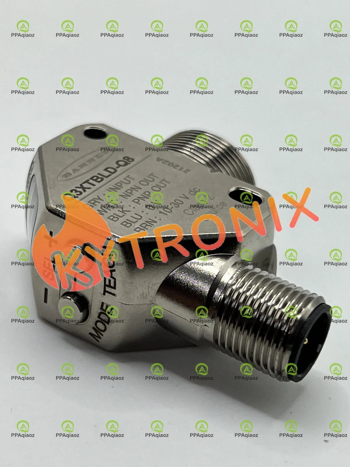 1PCS BANNER Q3XTBLD-Q8 Sensor Fast Shipping