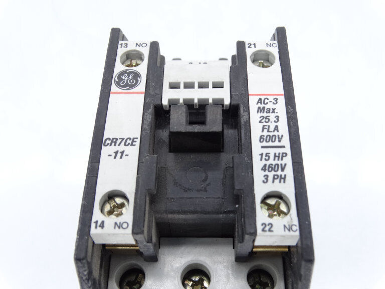GE CR7CE-11-A Contactor - GE