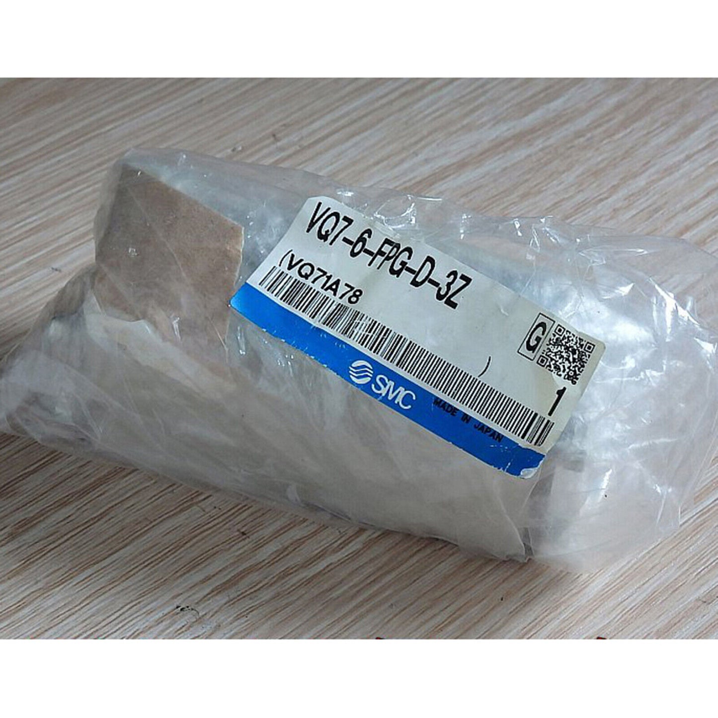new one SMC Solenoid Valve VQ7-6-FPG-D-3Z SHIP - SMC