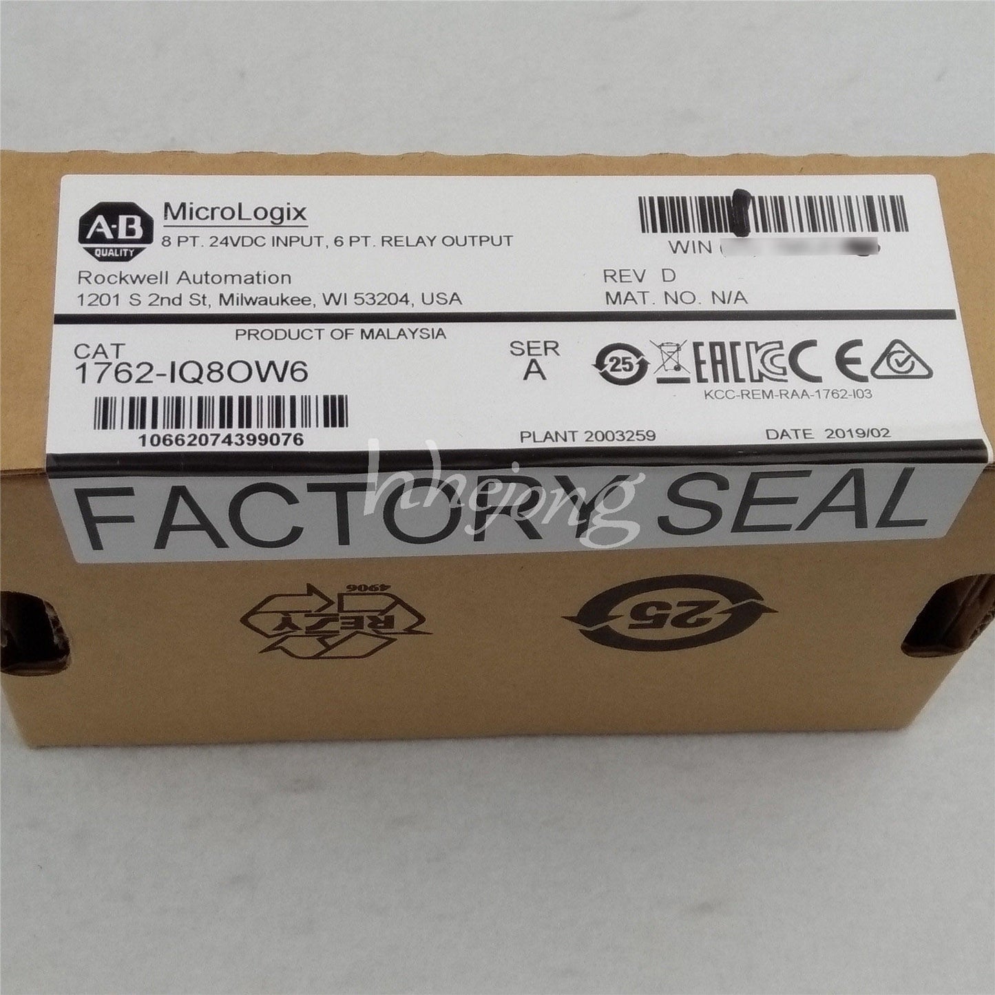 new 1PCS Allen-Bradley 1762-IQ8OW6 14 Point Digital Module - ALLEN-BRADLEY