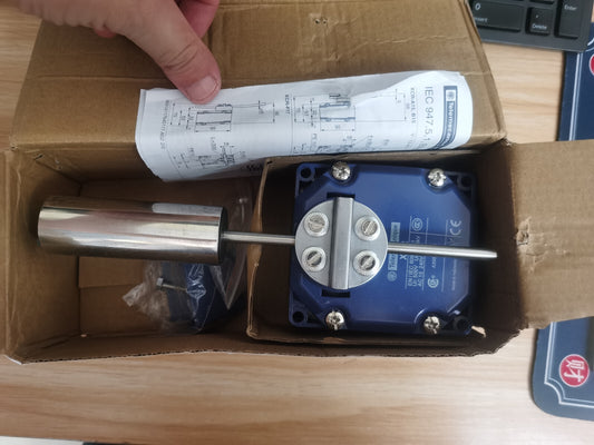 1PC Schneider XCR-T115 XCRT115 Limit Switch In Box Free Ship