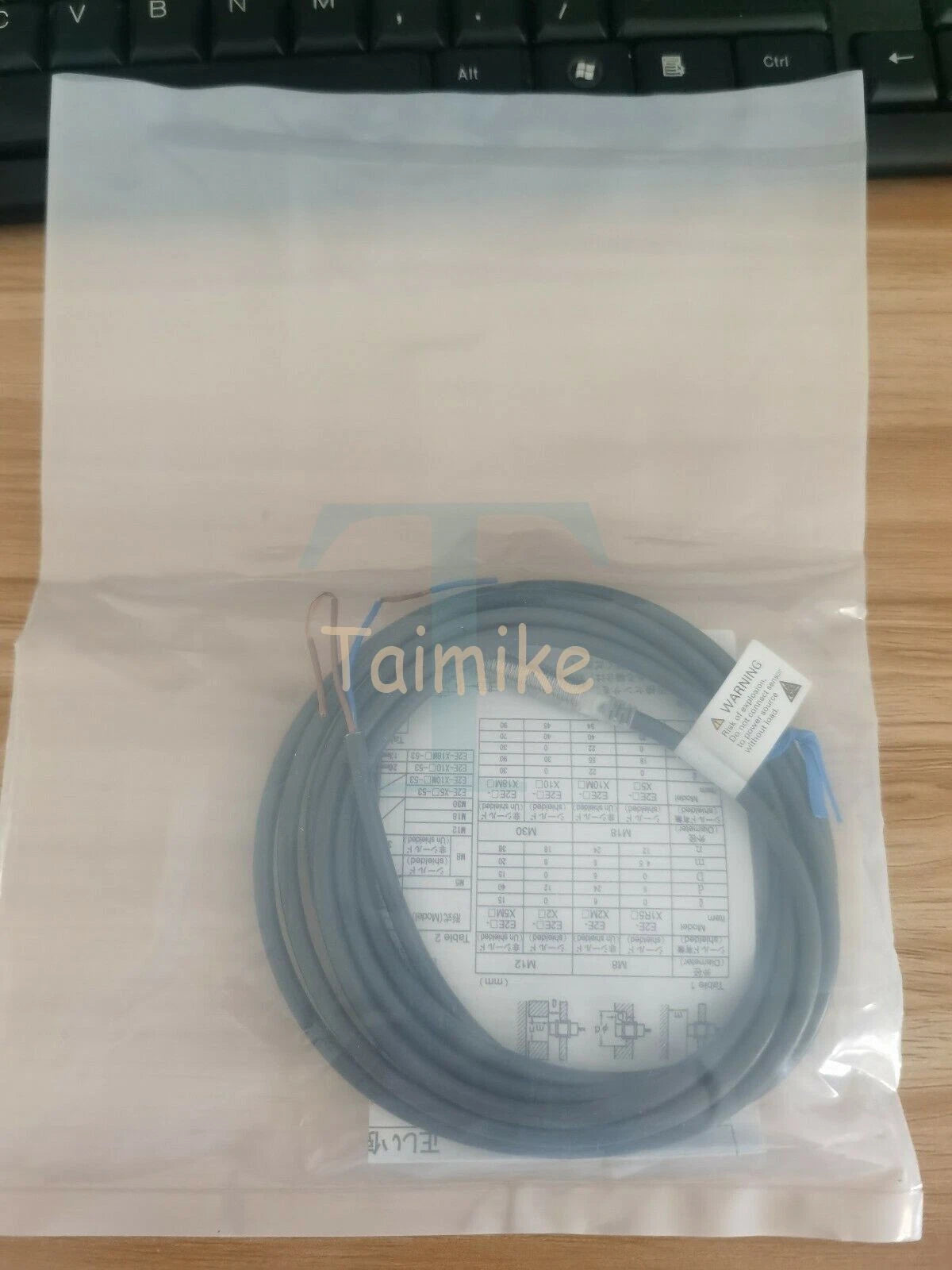 Omron E2E-X1R5Y1 Proximity Switch Sensor One Free Shipping E2EX1R5Y1 ~