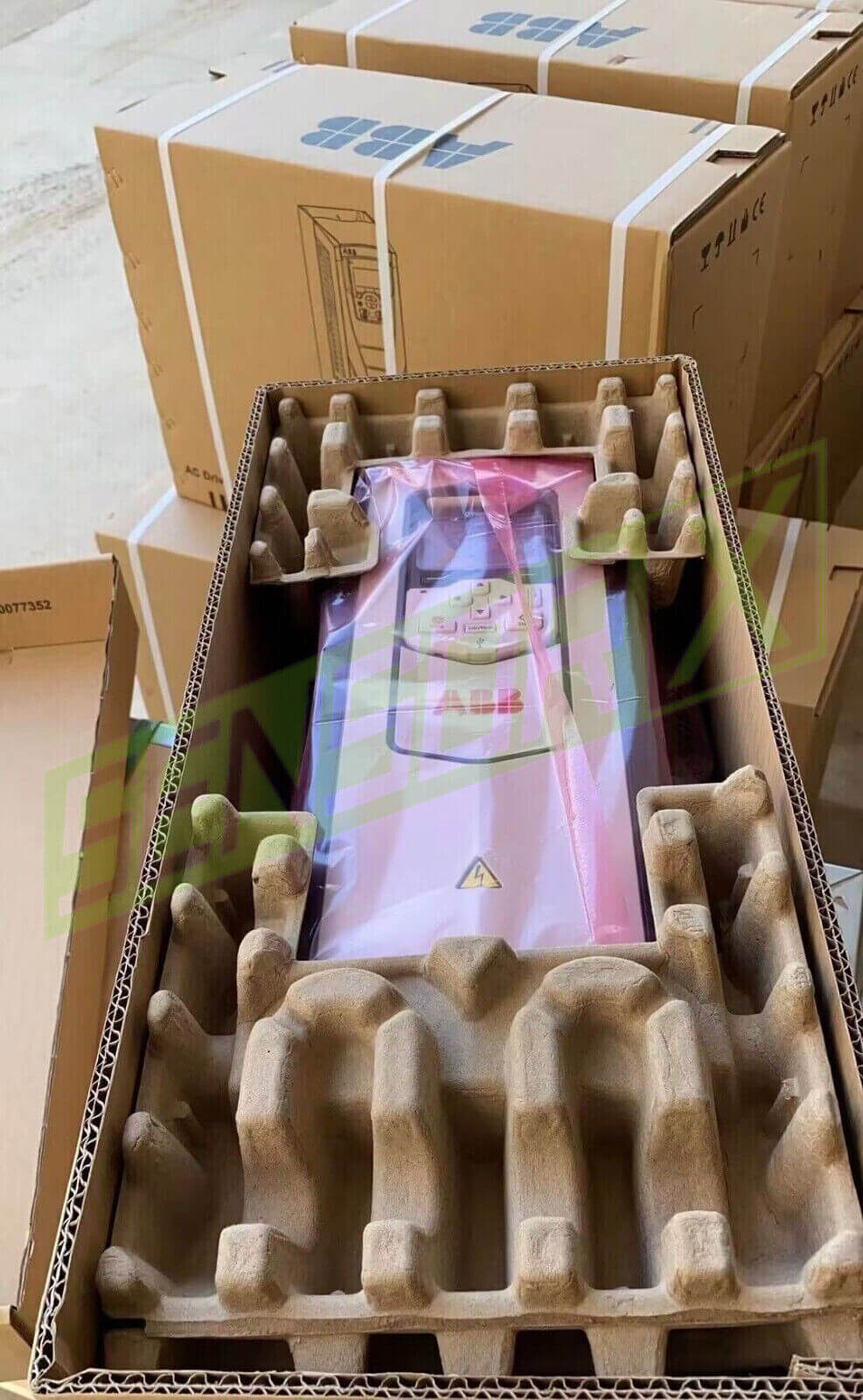 new ABB ACS880-01-038A-3 Inverter ACS88001038A3 ping 1PCS - ABB