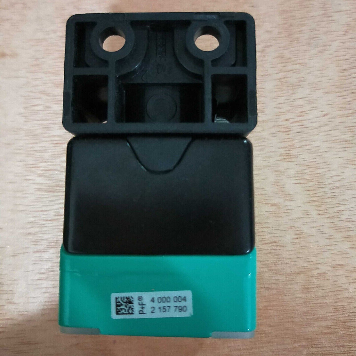 One Pepperl+Fuchs Proximity Switch NRB20-L3-E2-V1 - PEPPERL+FUCHS