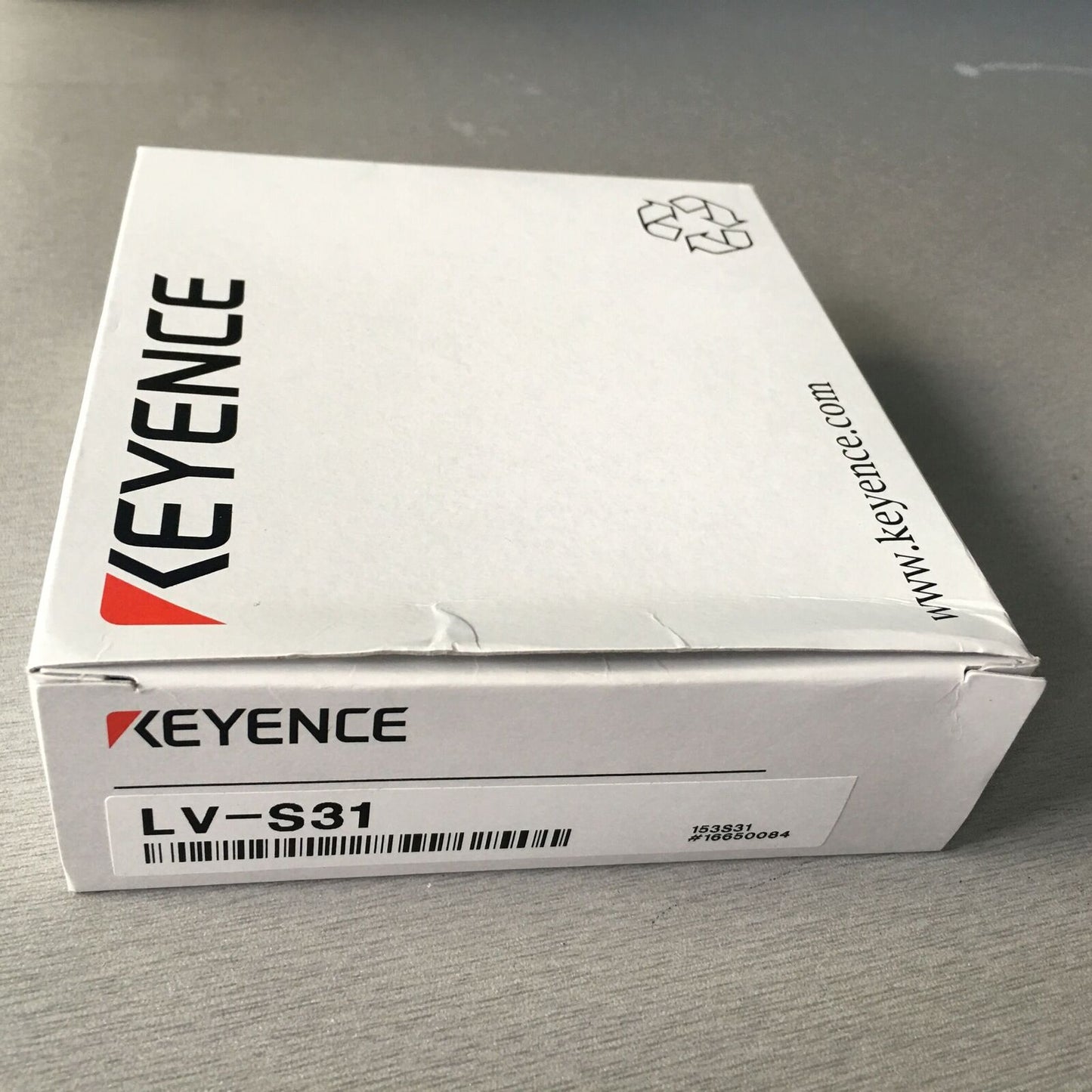 Keyence Fiber Optic Sensor LV-S31, One-Year Warranty - KEYENCE