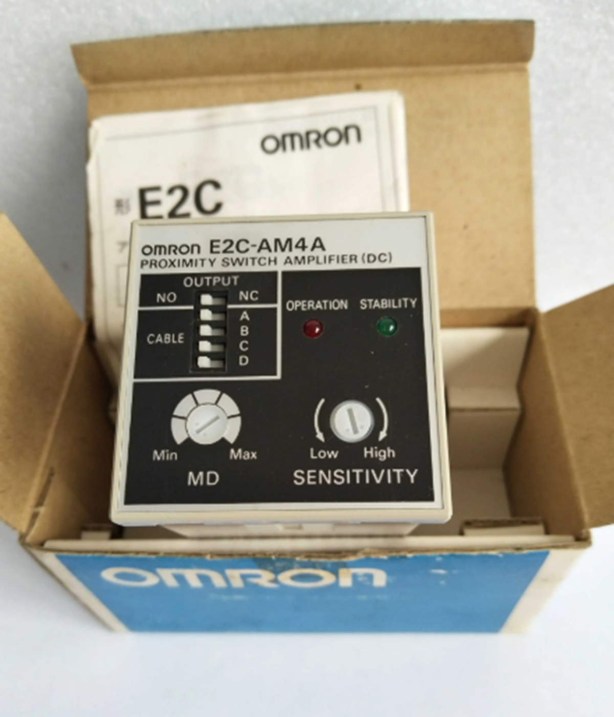 Omron E2C-AM4A Amplifier Proximity Inductive Sensor E2CAM4A DC 3-Wire - OMRON