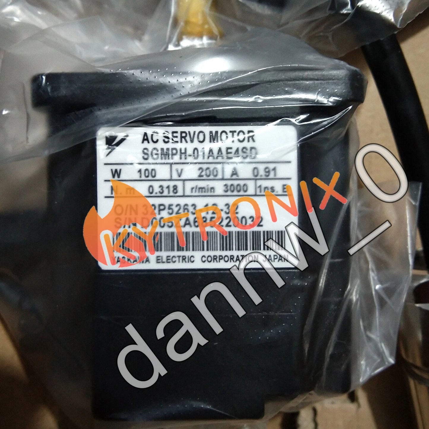 1PC YASKAWA SGMPH-01AAE4SD Servo motor