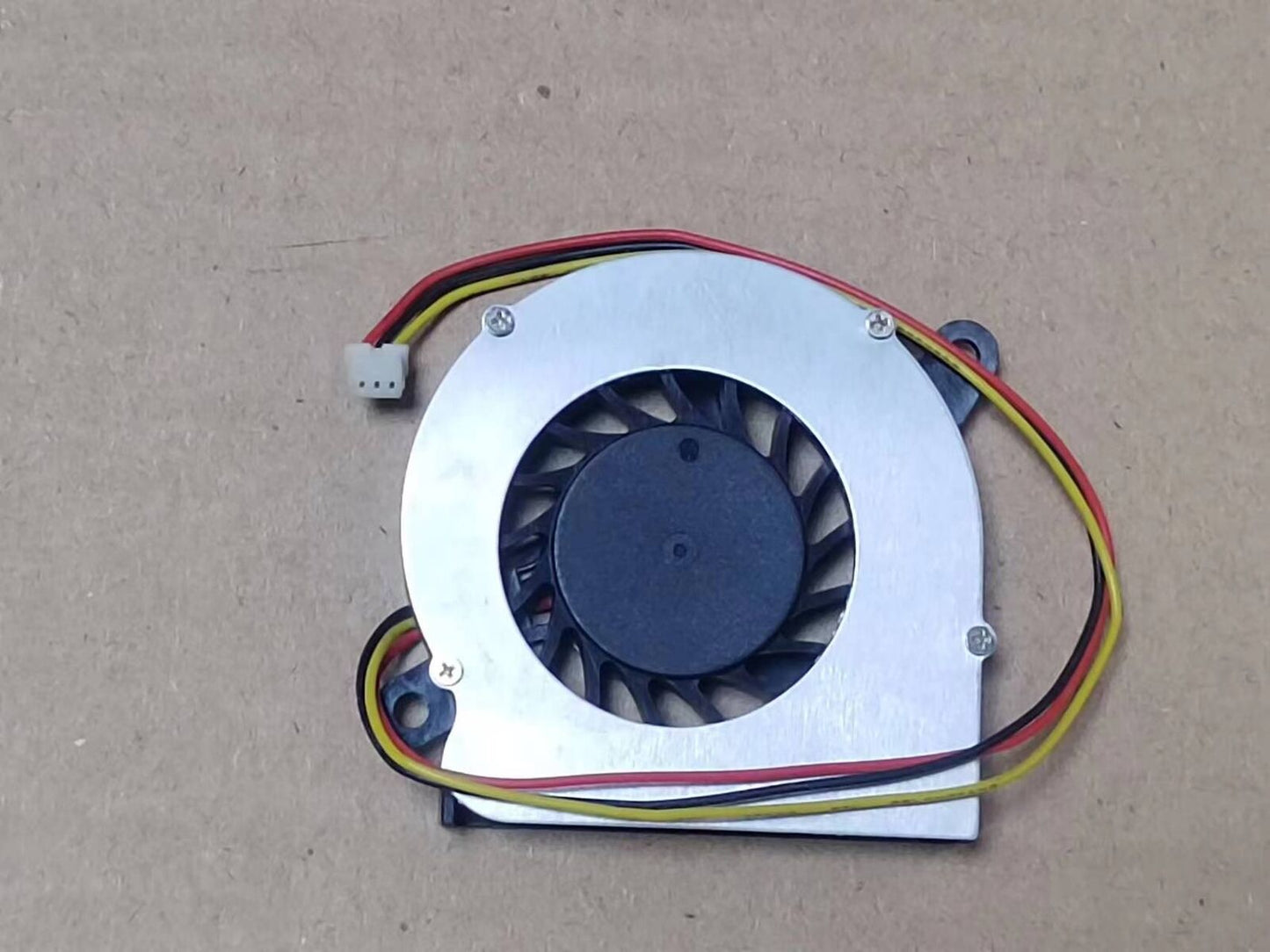 new 1 PCS T&T Fan 4010H05F 768 DC 5V 0.42A 4CM 3 Pin