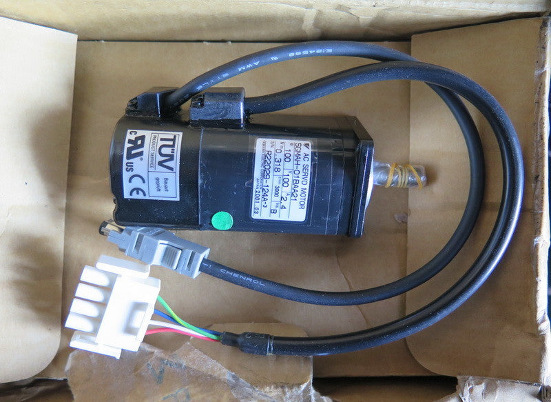 1PC YASKAWA AC SERVO MOTOR SGMAH-01BAA21 SGMAH01BAA21