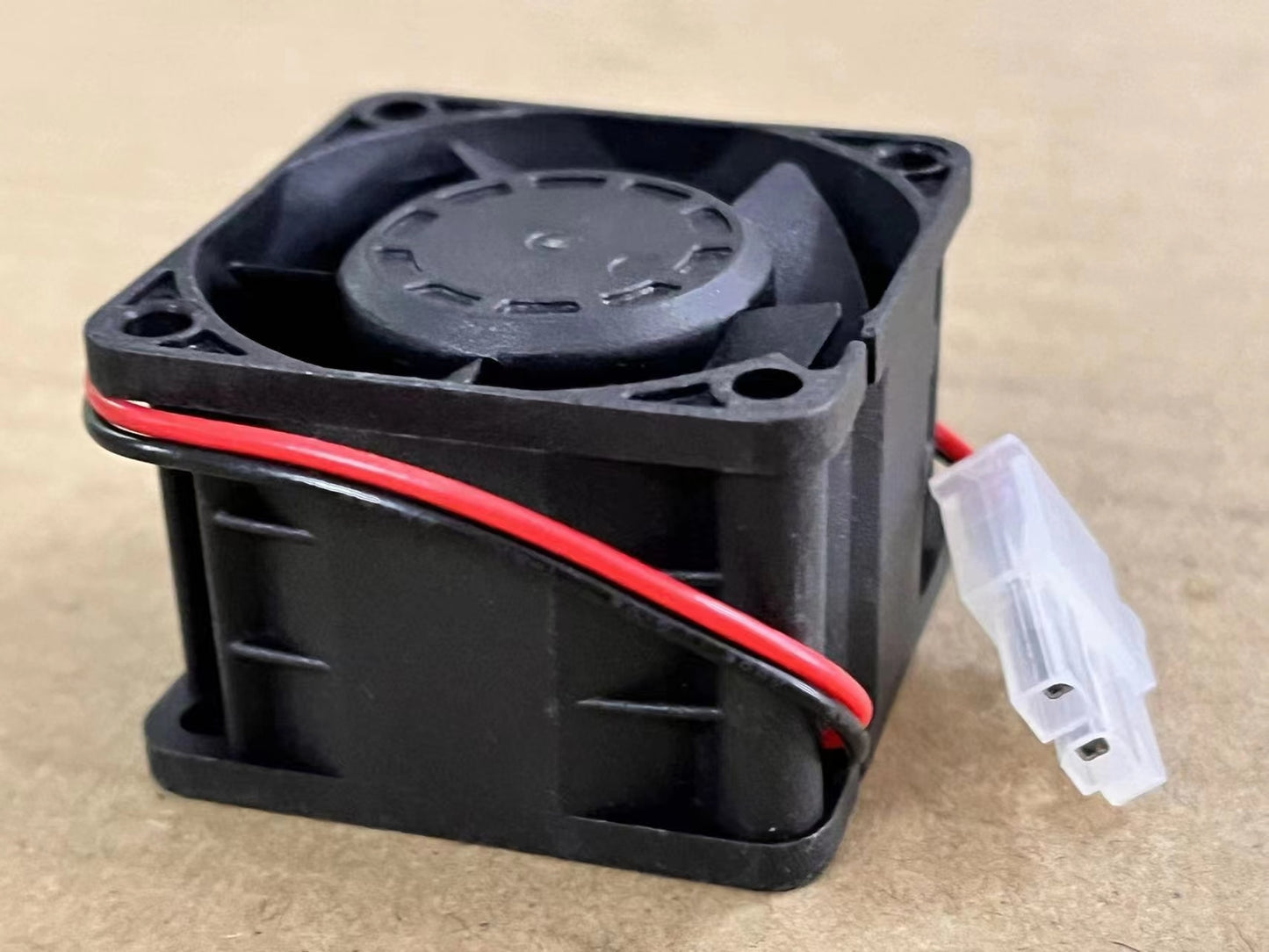 new For SUNON GM2404PQB1-8A Server Square Fan DC 24V 3.9W 2pin