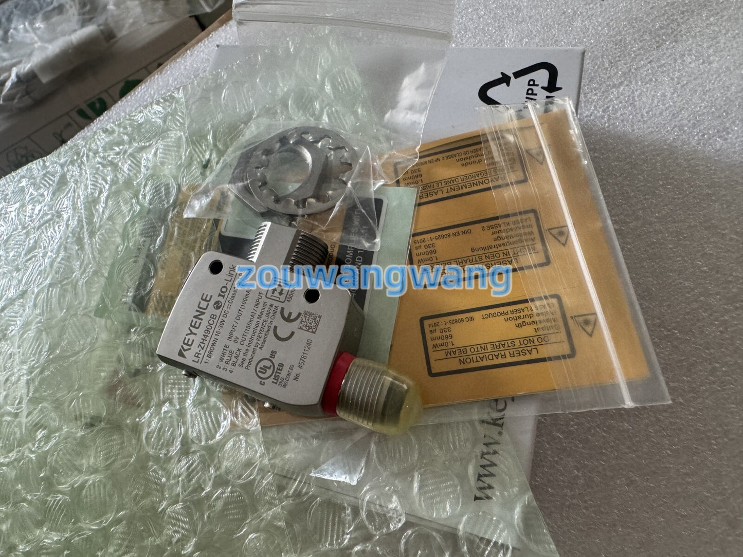 new IN BOX Keyence LR-ZH490CB Sensor