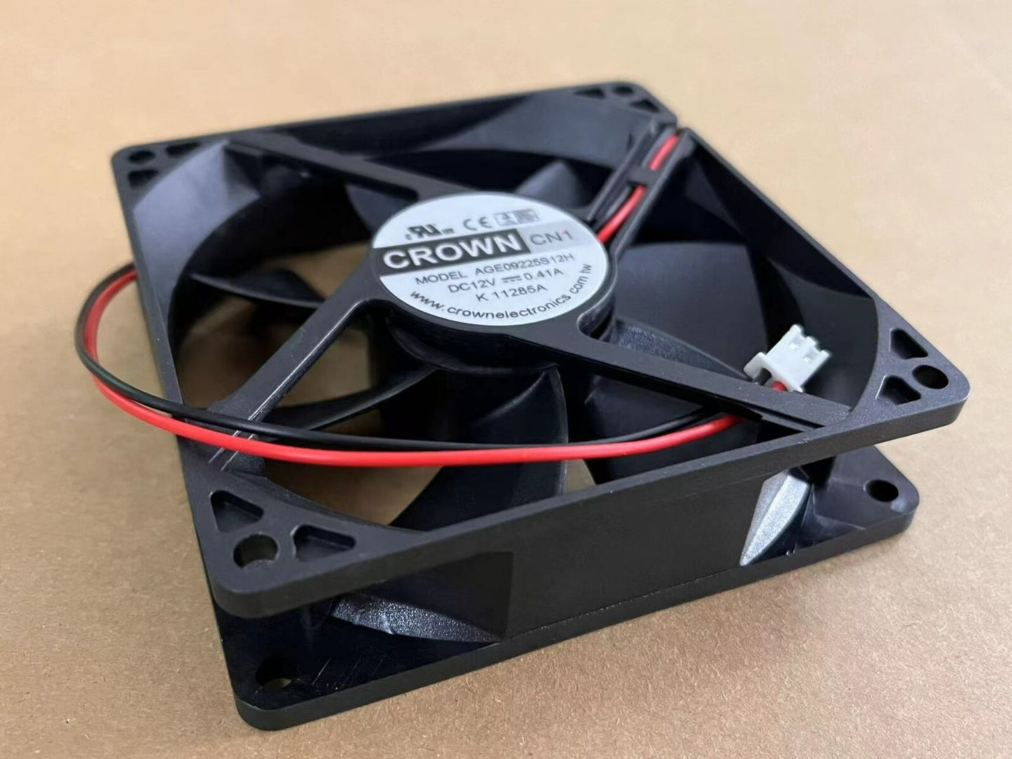 new CROWN 9CM 9225 12V 0.41A AGE09225S12H Cooling Fan 2 Wires