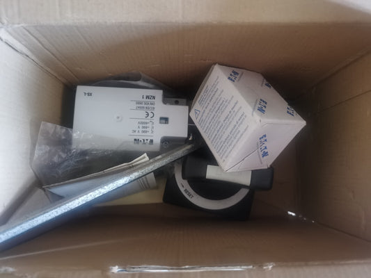 1PCS Eaton Moeller NZM1-XS-L NZM1XSL Handle In Box