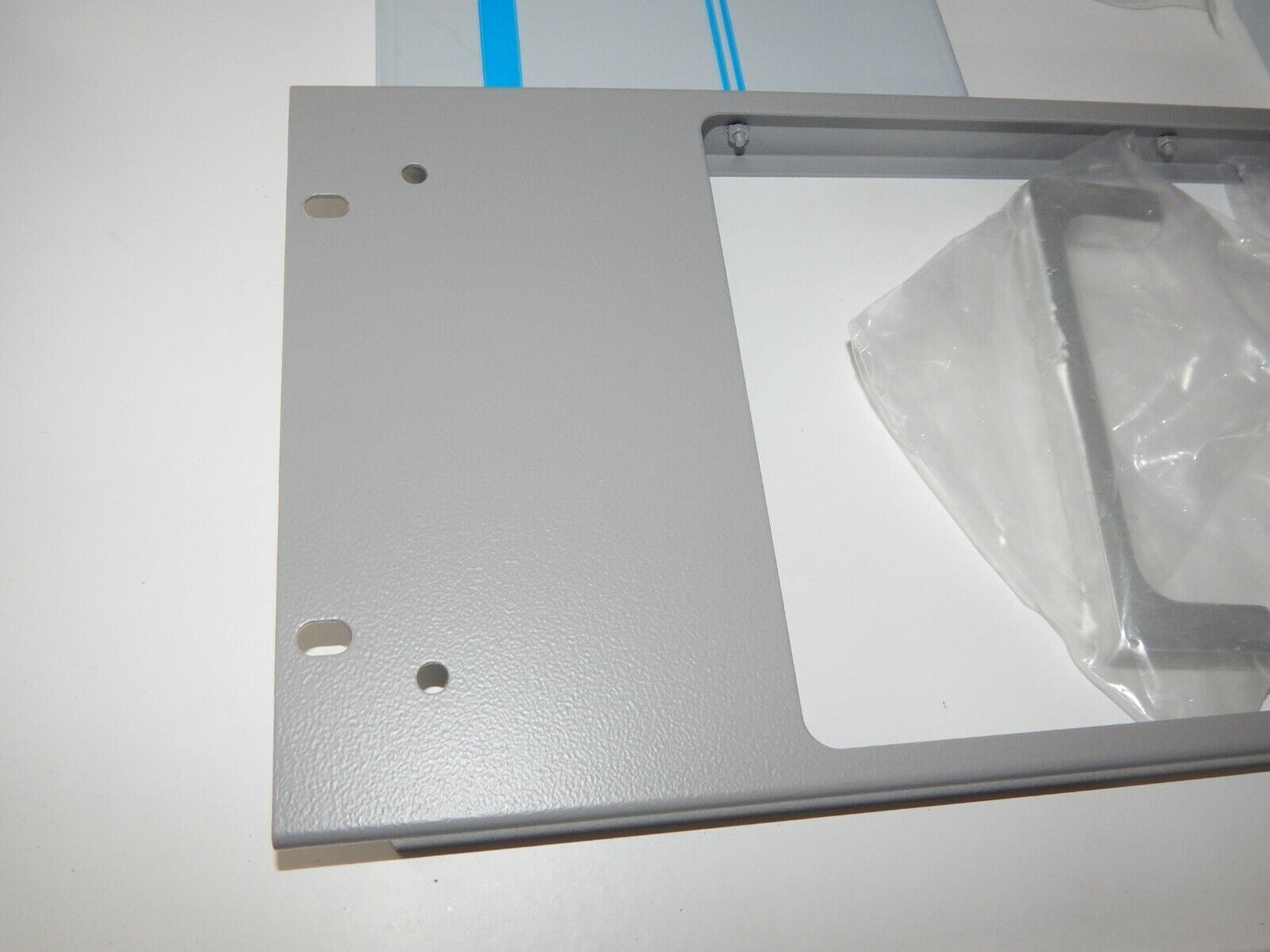 Used Rohde & Schwarz HAMEG HZ46 Rackmount Kit - ROHDE & SCHWARZ