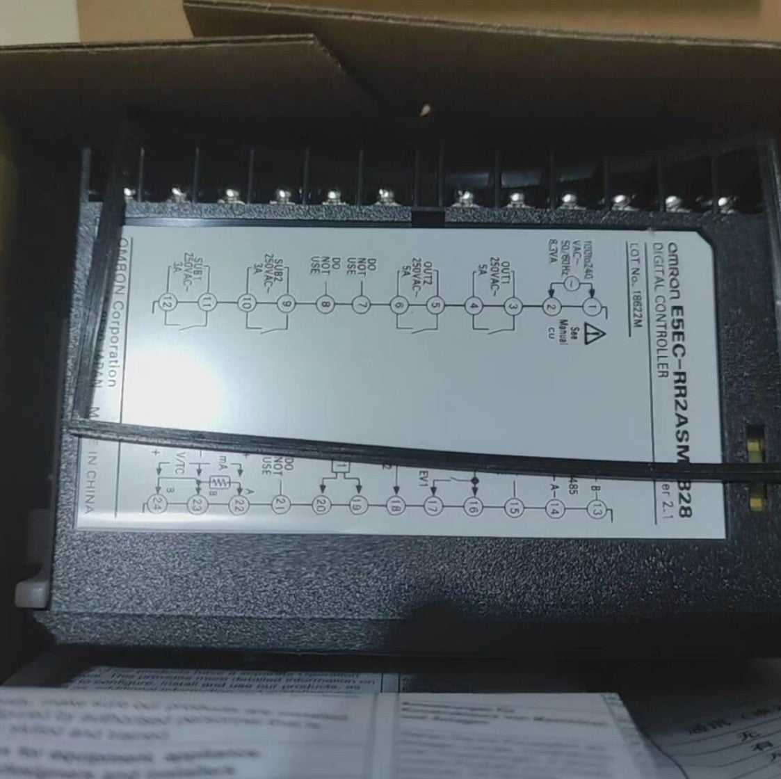 1PC Omron E5EC-RR2ASM-828 Temperature Controller 100-240VAC Free Ship