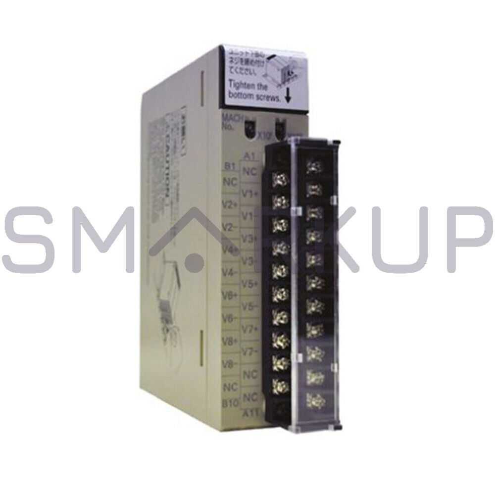 new OMRON CS1W-DA08V PLC Module