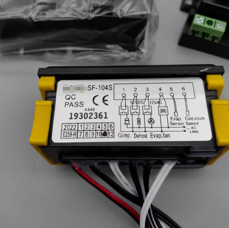 SF-104S Temperature Controller Digital Display Thermostat Intelligent Regulator