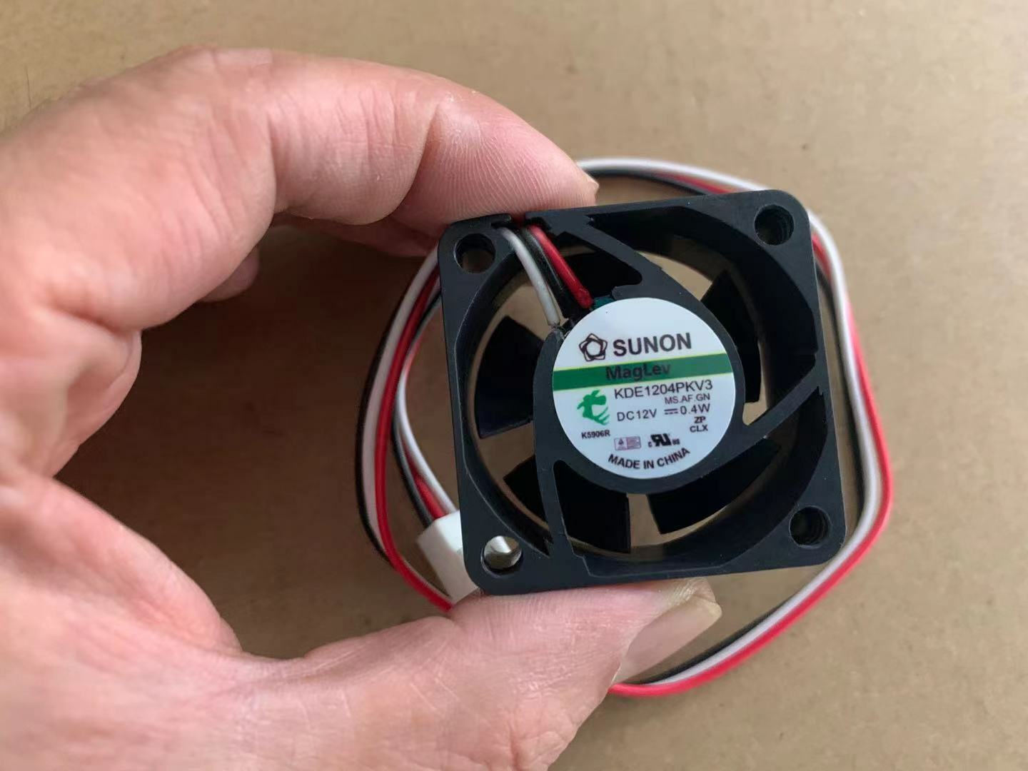 new Sunon MagLev KDE1204PKV3 MS.AF.GN 3pin DC12V 0.4W 40*40*20MM SILENT FAN