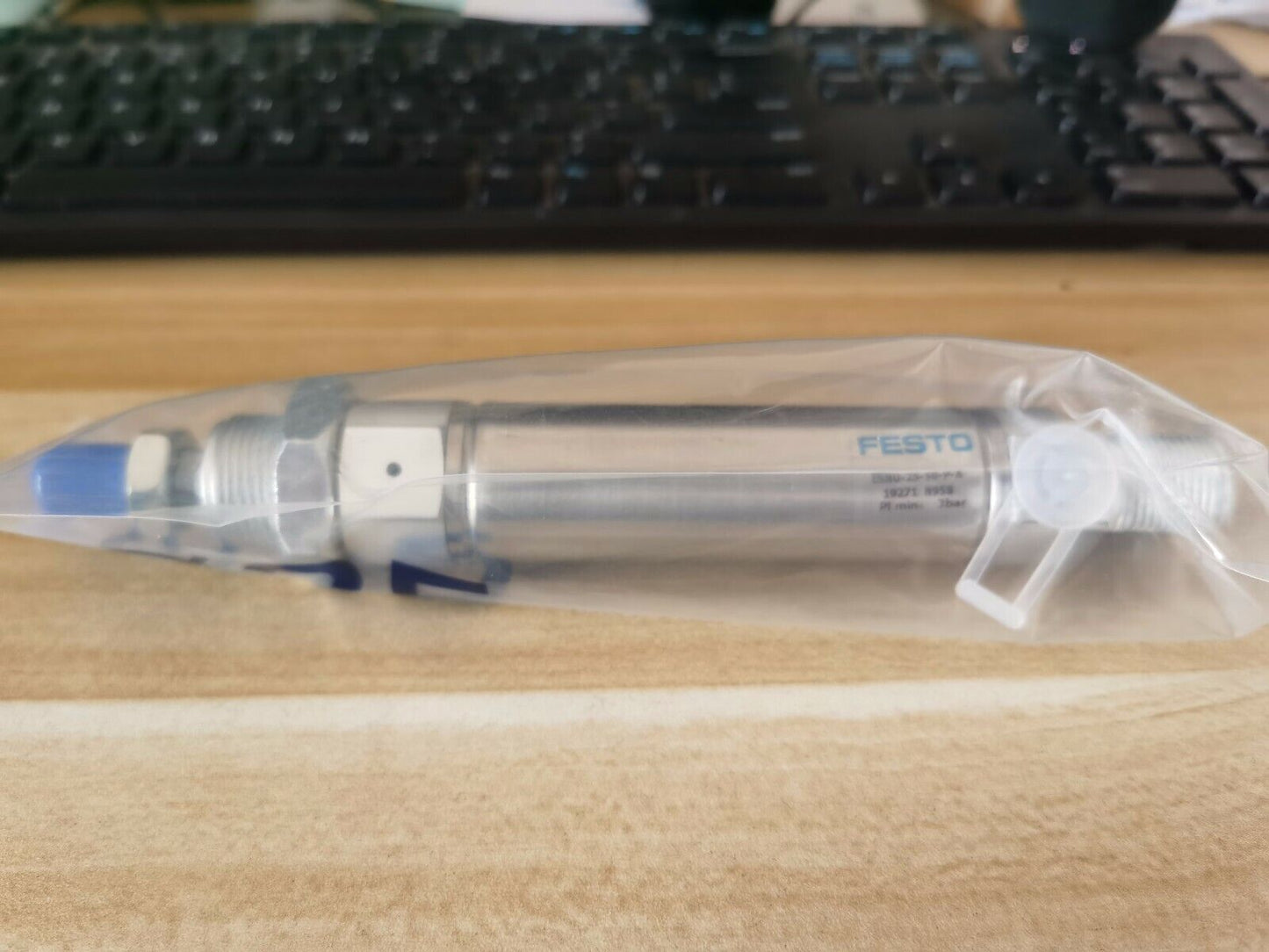 1PCS Festo ESNU-25-50-P-A 19271 Cylinder - Free Ship
