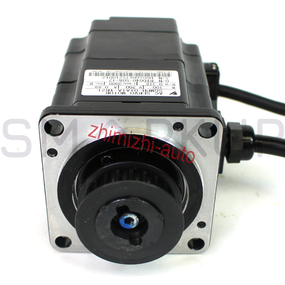 new In Box YASKAWA SGMPH-01A1A-YR12 Servo Motor