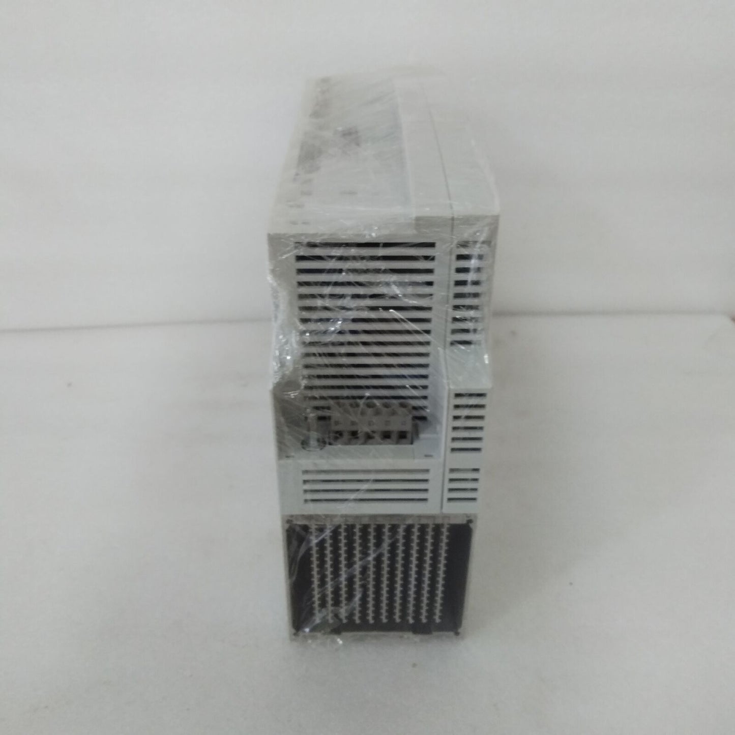 Used Lenze INVERTER EVS9324-EP within 24 hours refurbished - LENZE