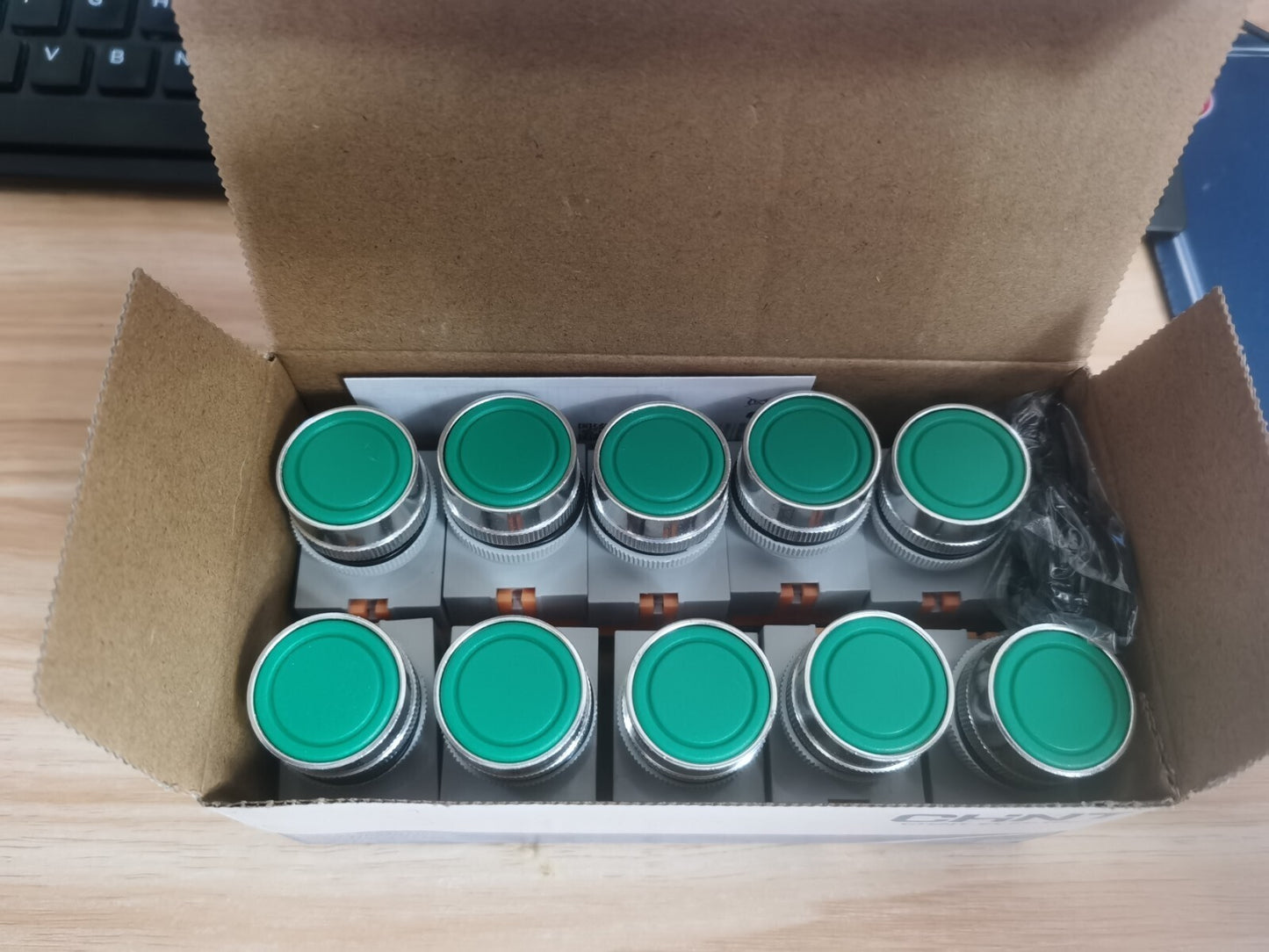 10PCS Chint NP4-11BN Pushbutton Switches