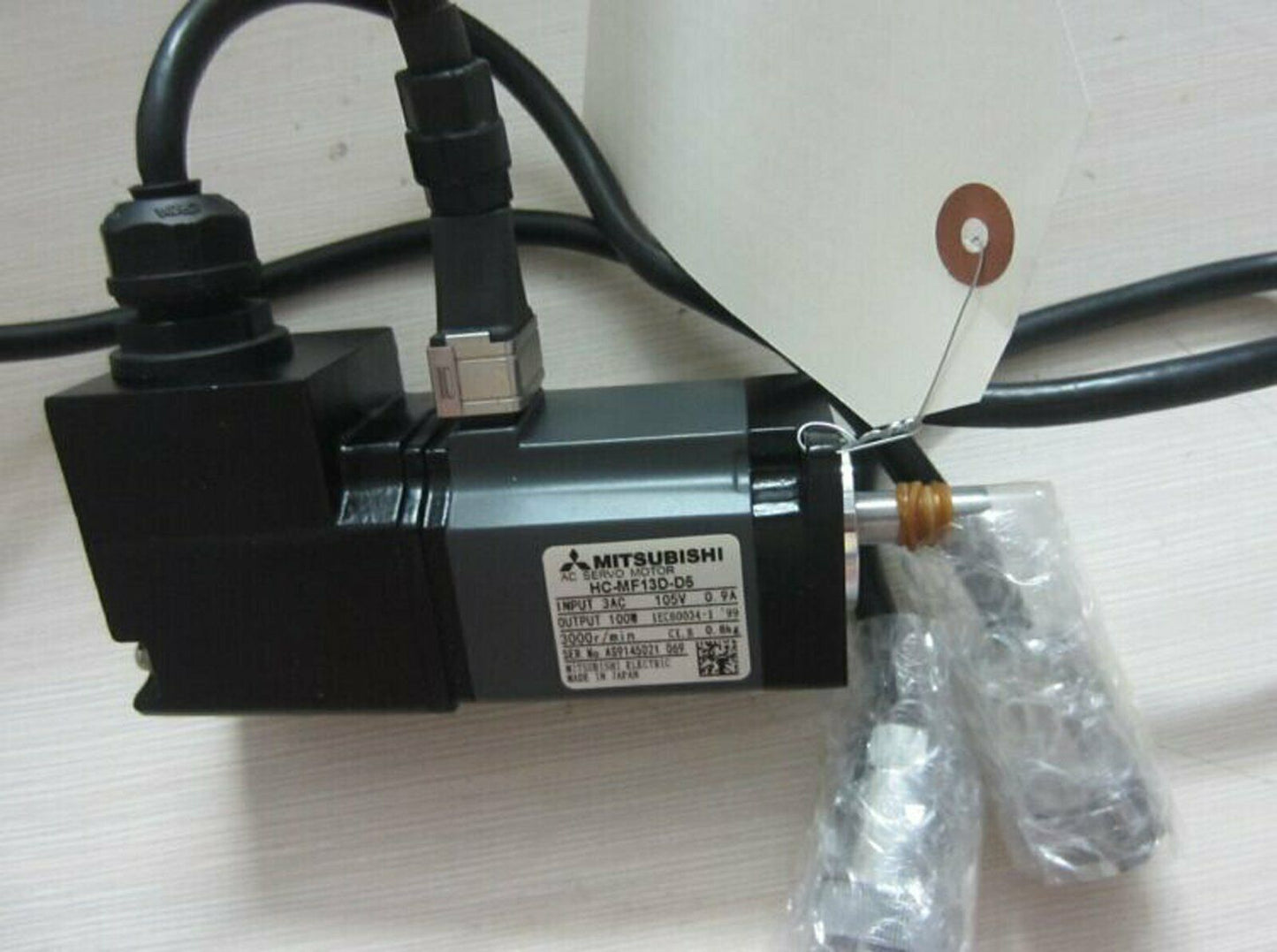 Mitsubishi Servo Motor HC-MF13D-D5 One-Year Warranty - MITSUBISHI