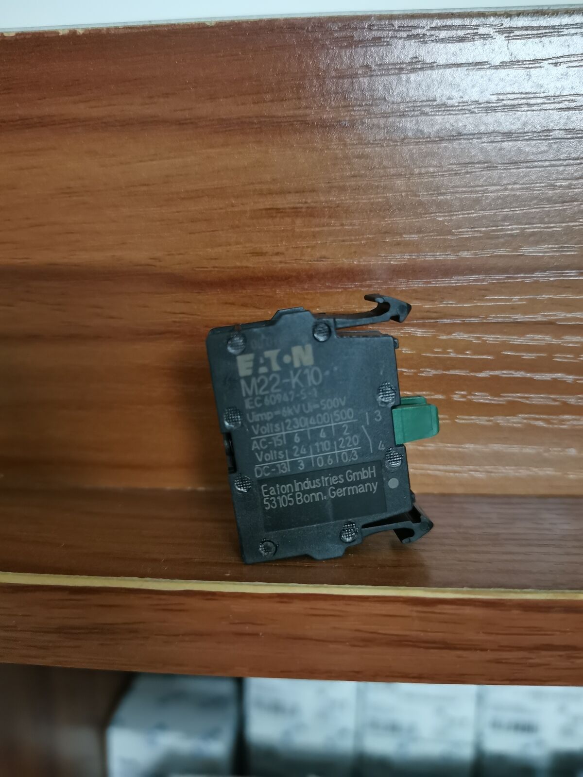 new 1pc eaton moeller make contact cage clamp M22-CK10 - EATON