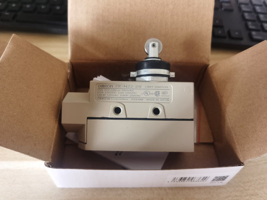 1PCS Omron ZE-N22-2S ZEN222S limit Switch In Box - Free Shipping #OM