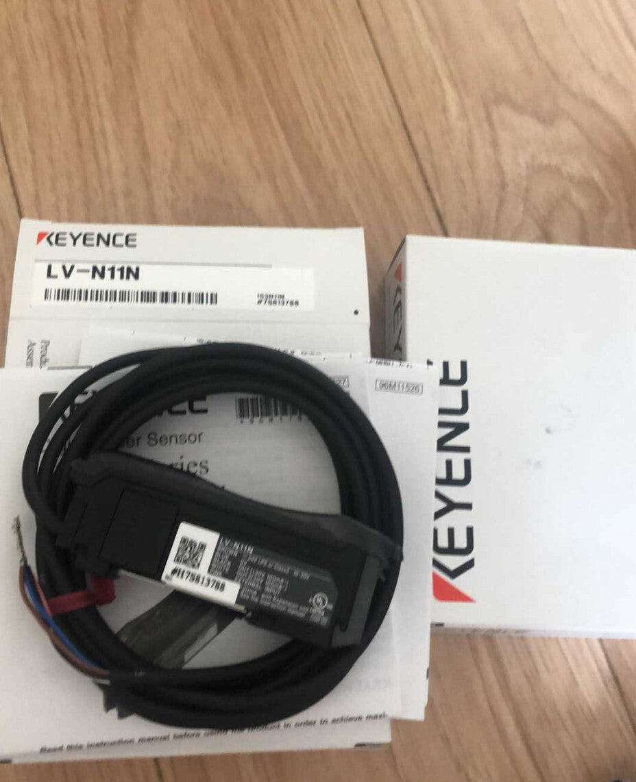 1PCS KEYENCE LV-N11N LVN11N SENSOR IN BOX