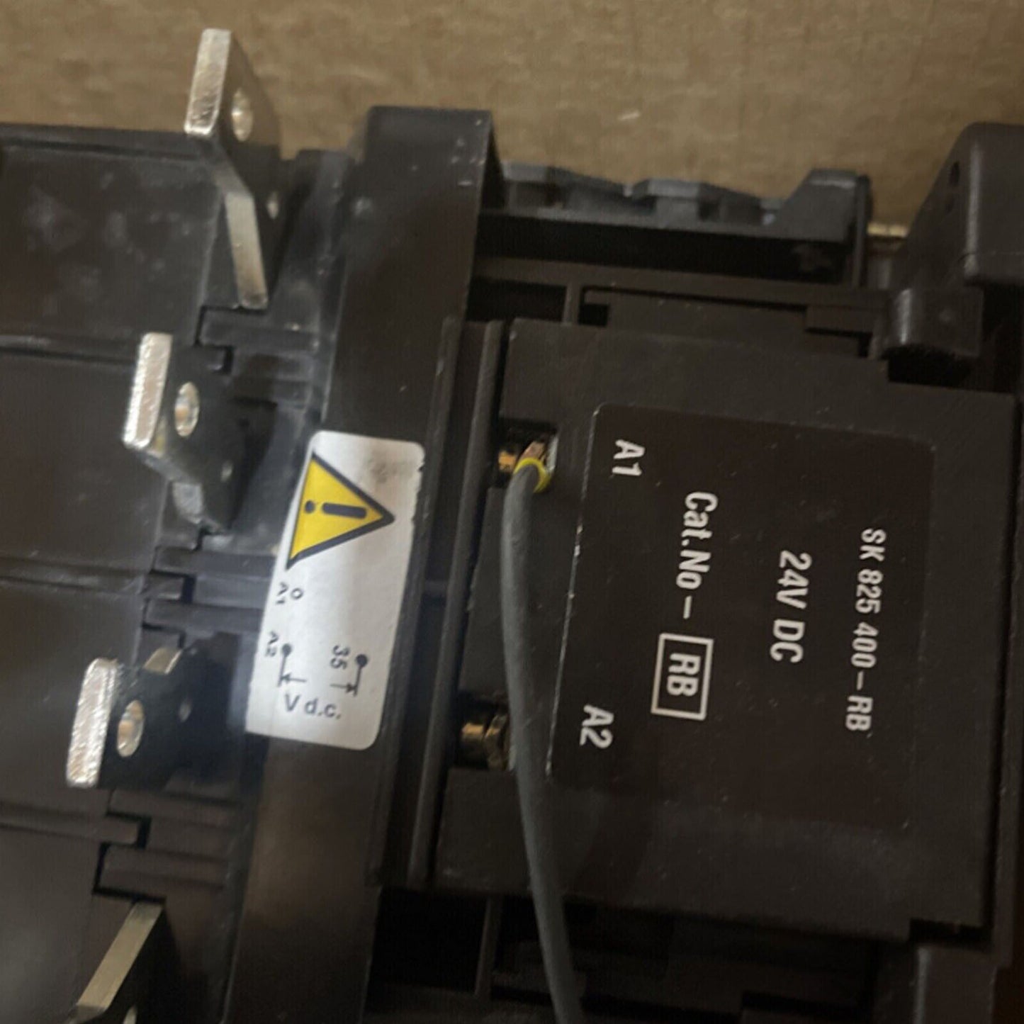 new EK110 ABB Contactor 170A 24VDC Coil - ABB