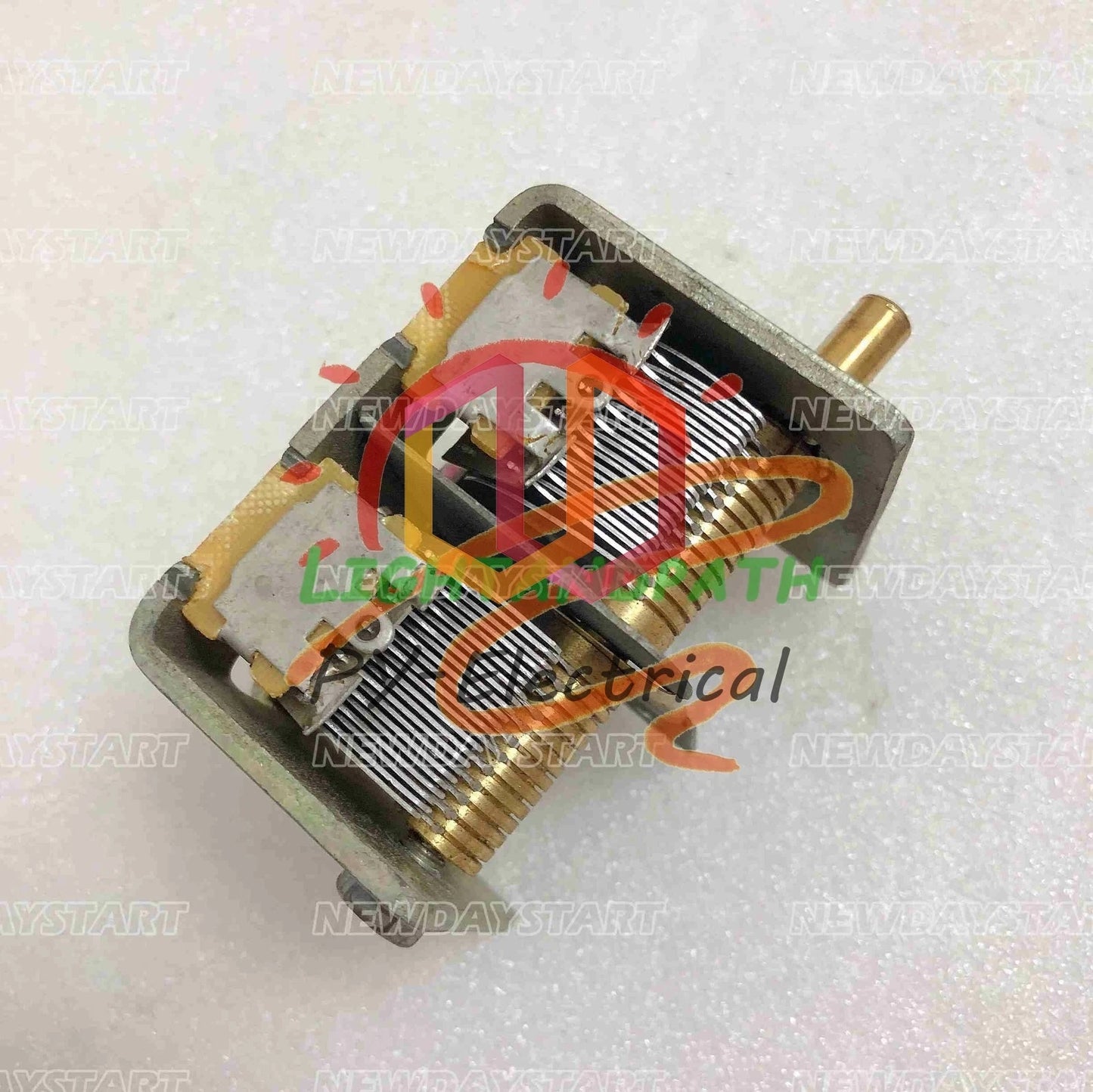 1pcs 365+365pF Broadcast Dual Gang Dual-unit Air Dielectric Variable Capacitor