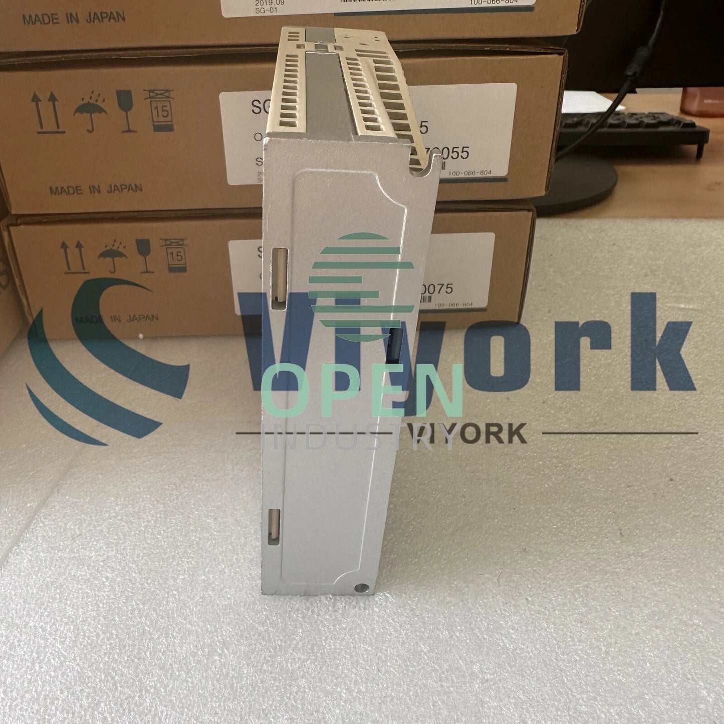 1PCS Yaskawa SGDV-1R6A11A SERVO DRIVE 3-PHASE 200-230VAC 50/60HZ