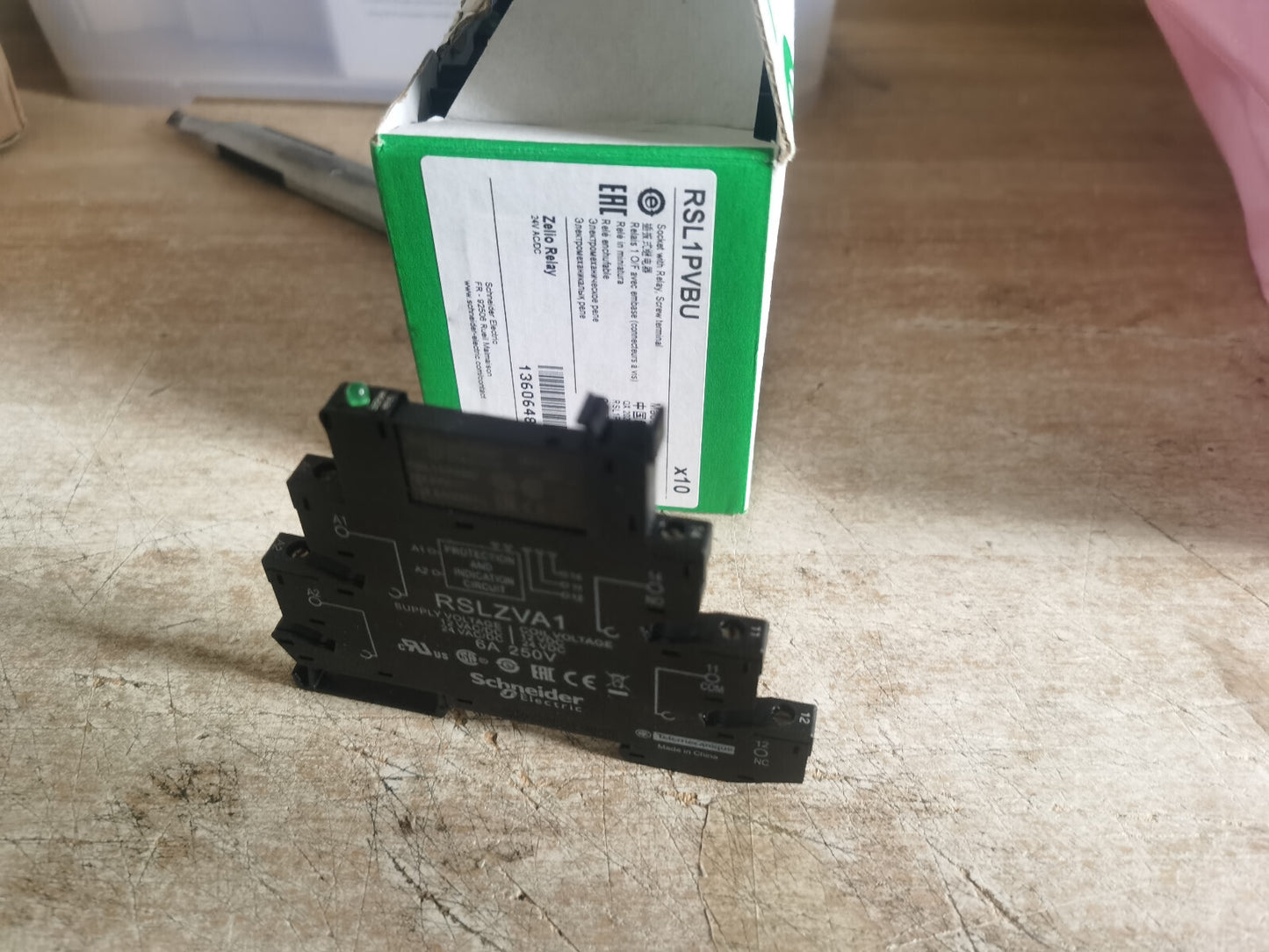 10PCS/1Box Schneider RSL1PVBU Miniature Relay Sockets In Box
