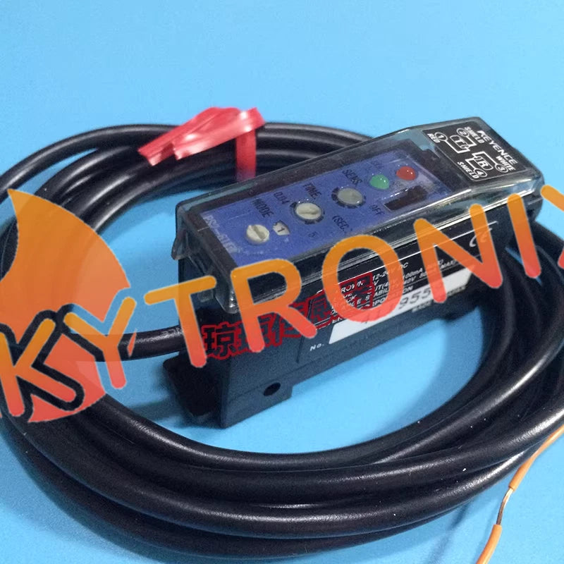 1 PCS KEYENCE PS2-61P Photoelectric Sensor/Fiber Amplifier