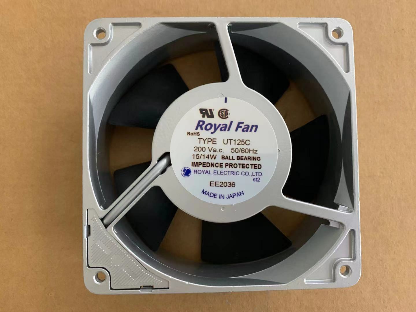 new Royal Fan TYPE UT125C All-metal high-temperatu re fan 200VAC 15/14W 120*120*38mm - ROYAL FAN
