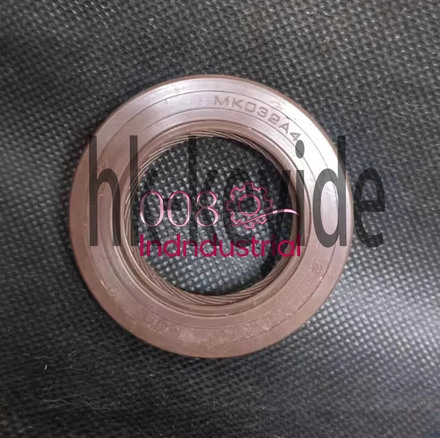 1Pcs FOR MK032A4 Transmission Front Oil Seal