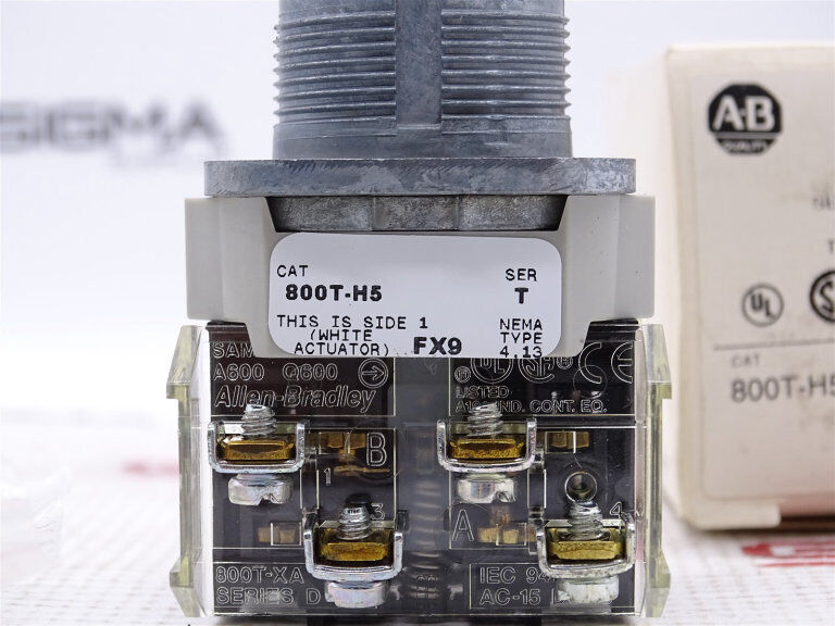 ALLEN BRADLEY 800T-H5B SERIES T SWITCH - ALLEN BRADLEY