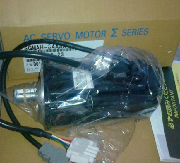 1PC YASKAWA AC SERVO MOTOR SGMAH-04A1A6C